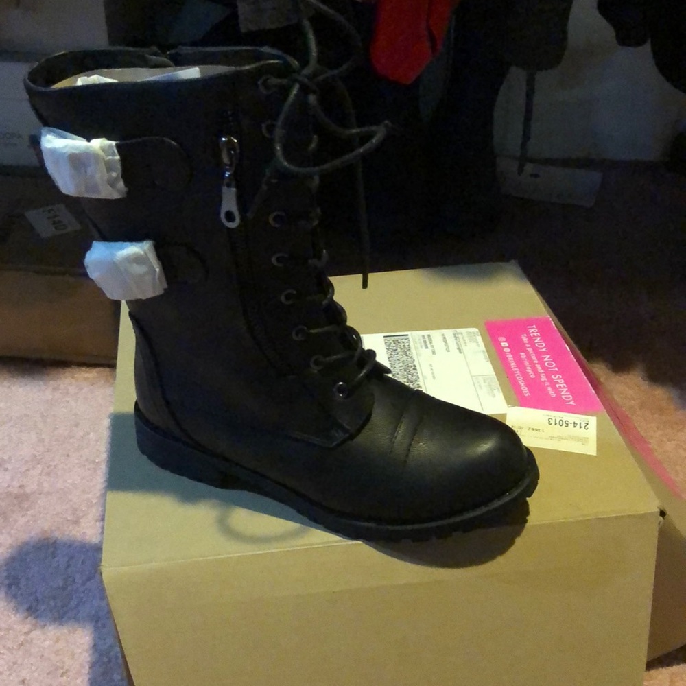Combat boots